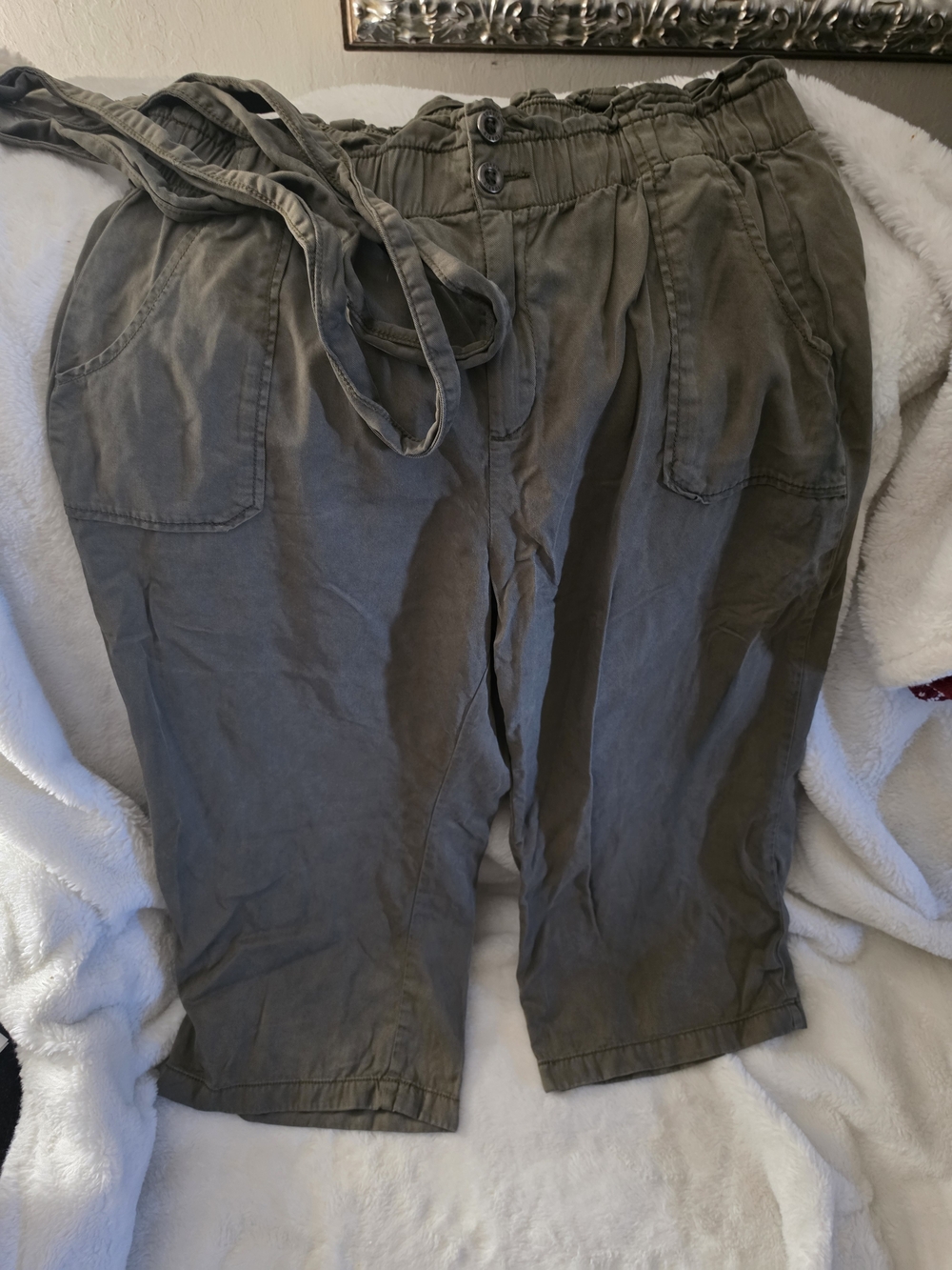 torrid Olive Green Paperbag Wide Leg Capri Pants